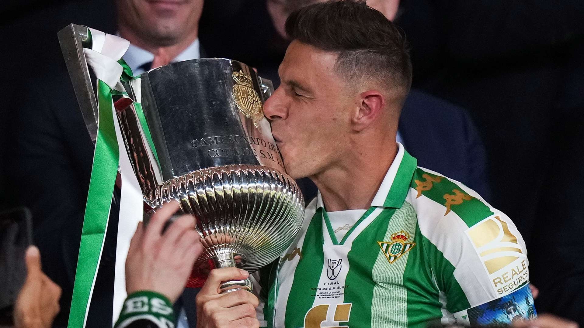 增添光彩 增添光彩